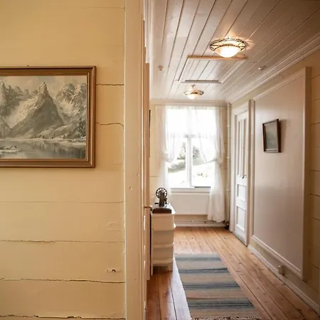 Skjerjehamn Hotel