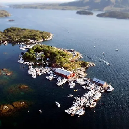 Skjerjehamn Отель *