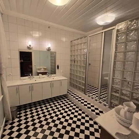 Hotel Skjerjehamn