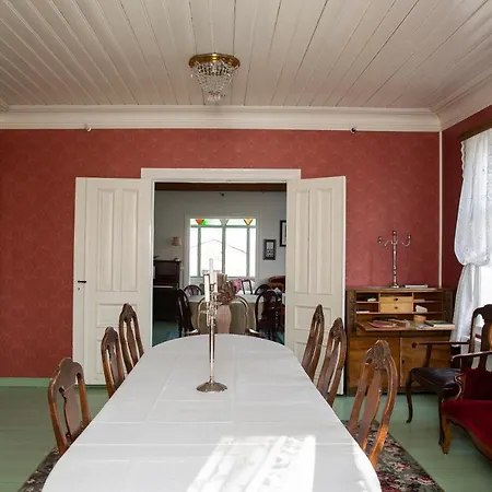 Skjerjehamn Hotel *