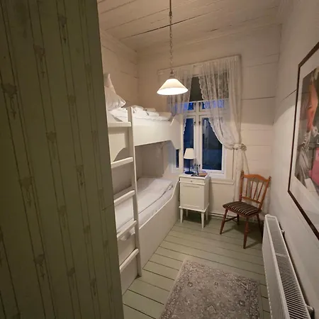 Skjerjehamn Hotel *