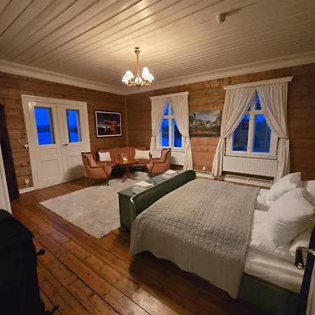 Skjerjehamn Hotel *
