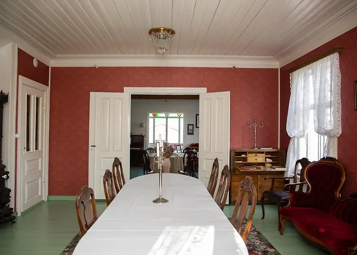 Skjerjehamn Hotel *