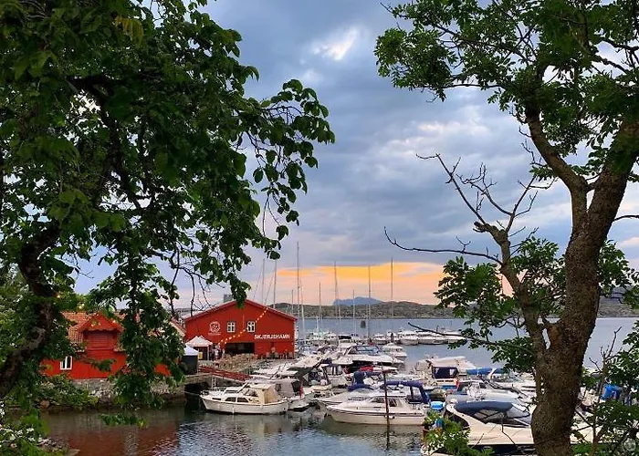 Skjerjehamn Hotel *